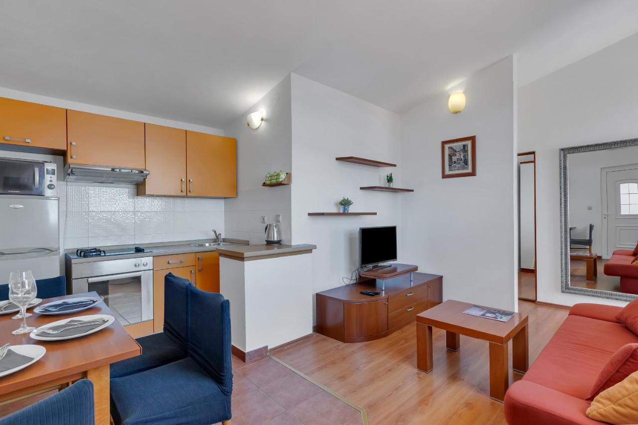 Apartmani Verica Tučepi エクステリア 写真