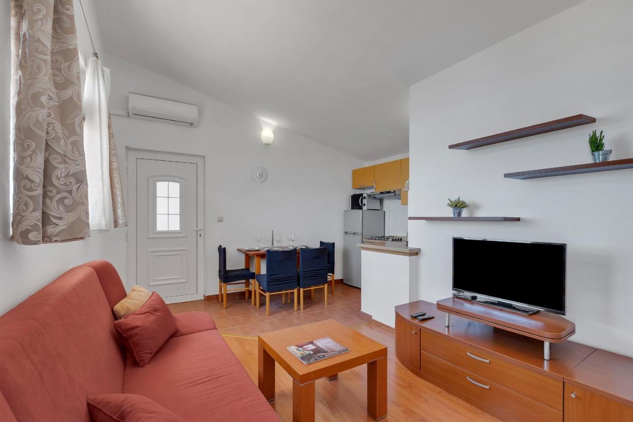 Apartmani Verica Tučepi エクステリア 写真