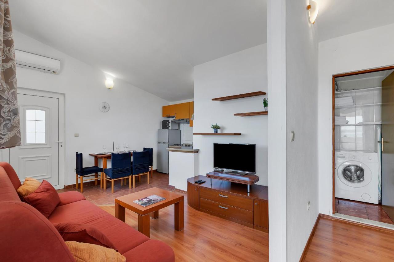 Apartmani Verica Tučepi エクステリア 写真